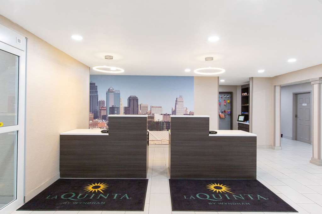 La Quinta Inn & Suites by Wyndham Blue Springs - featured photo