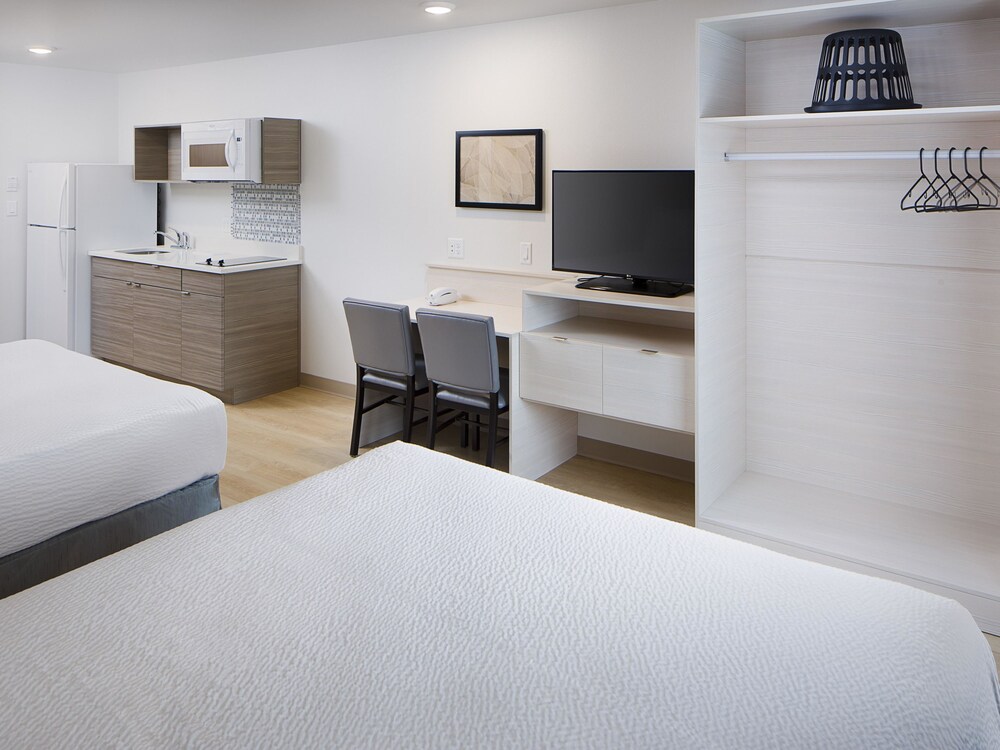 WoodSpring Suites Seattle Everett - photo 10