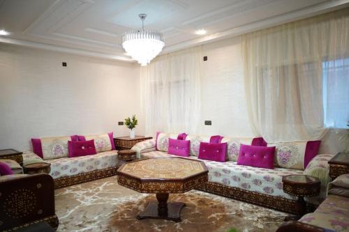 Spacious Apt with Fast Fiber 200Mb & IPTV — 4-Star Luxury Hotel in Kenitra, Morocco