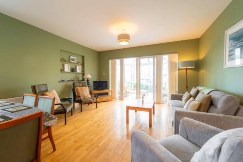 Dingle Harbour Hideaway in Dingle, Republic of Ireland