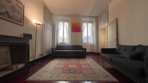 Papavero Piazza Delfino in Bergamo, Italy