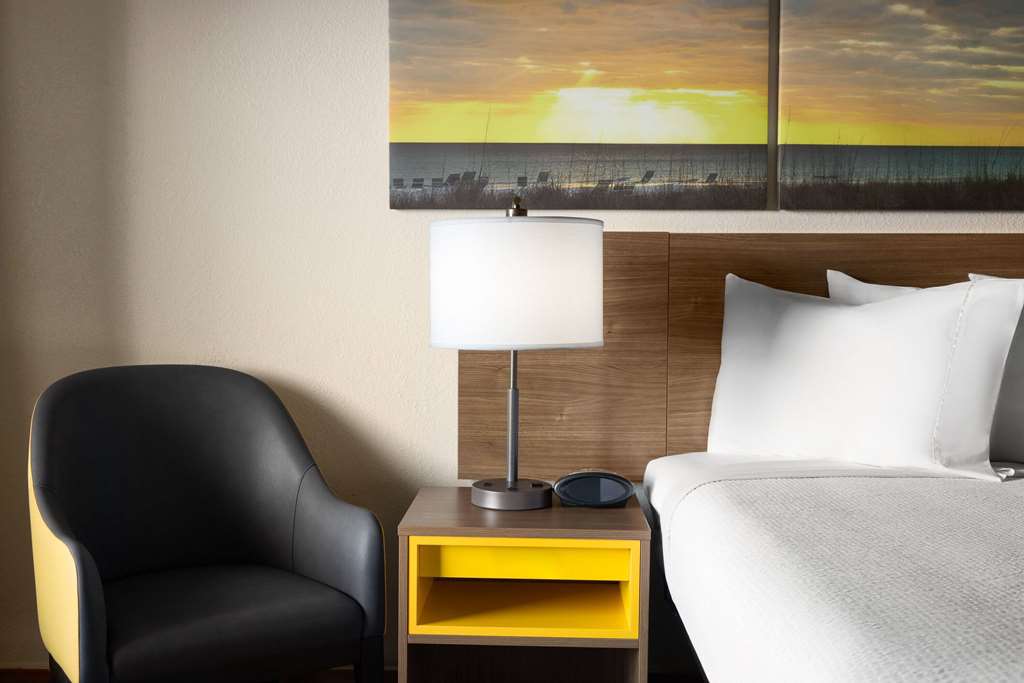 Days Inn by Wyndham Hardeeville Near Hilton Head - photo 13