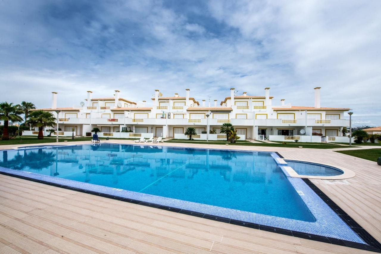 Apt O Monte C near the beach by Algarve Villa Holidays — 4-Star Luxury Hotel in Albufeira, Portugal