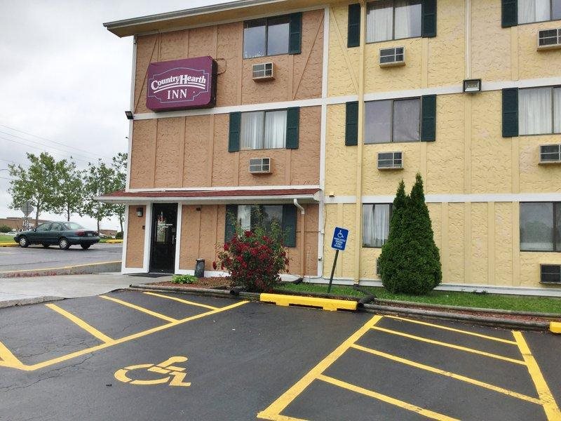 Econo Lodge - carbon neutral hotel in Decatur