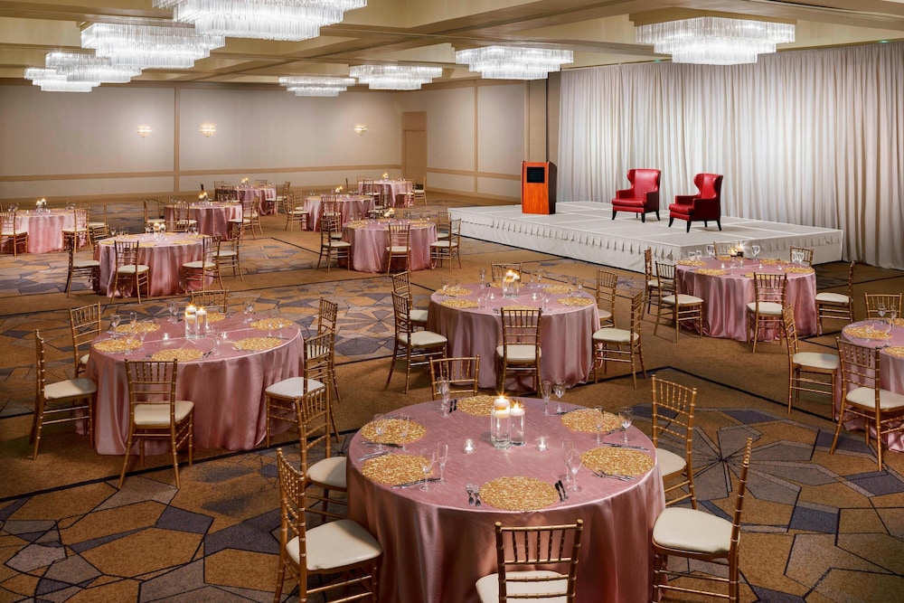 Sheraton Baltimore North Hotel - photo 29
