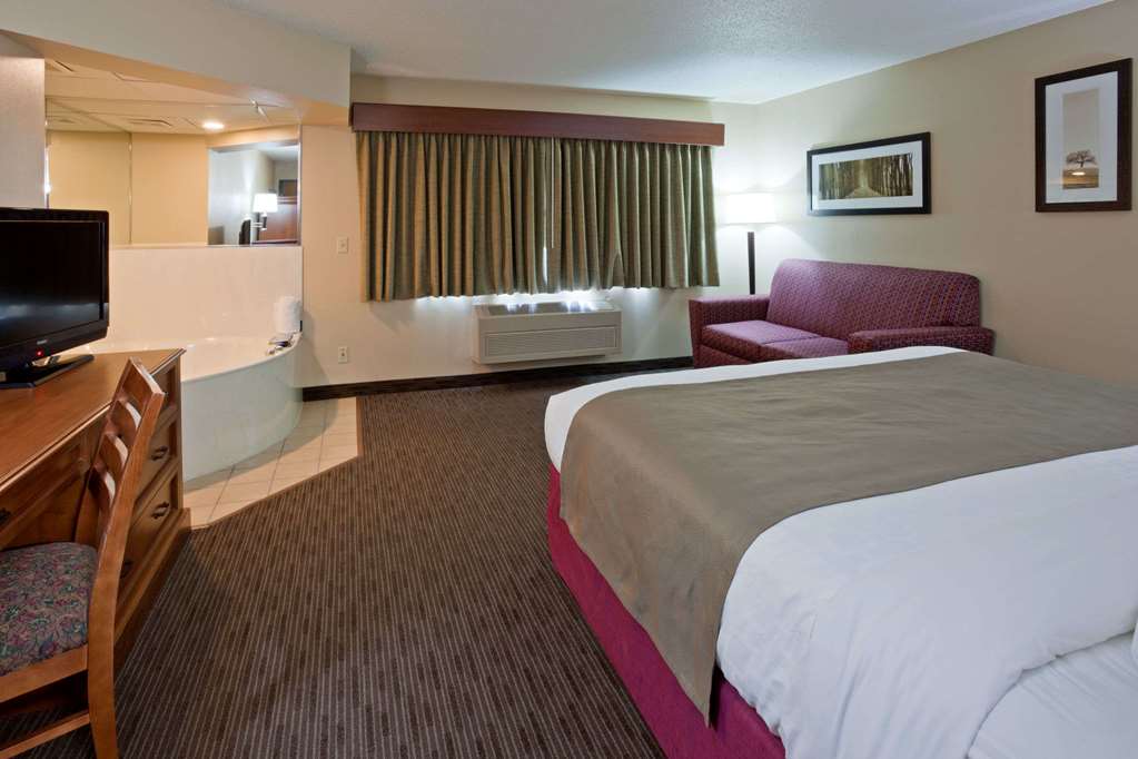 AmericInn by Wyndham Duluth South Black Woods Event Center - photo 39