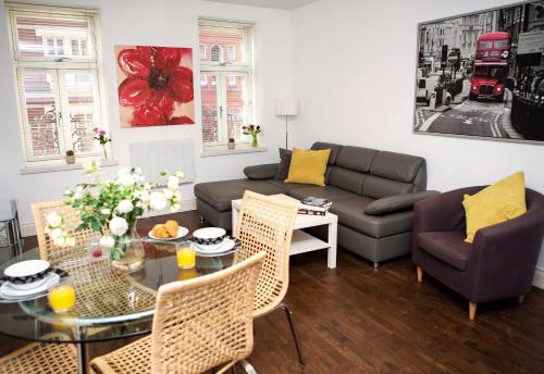 Apt 2 Trafalgar Square 2nd Floor by Indigo Flats — 4-Star Luxury Hotel in London, United Kingdom
