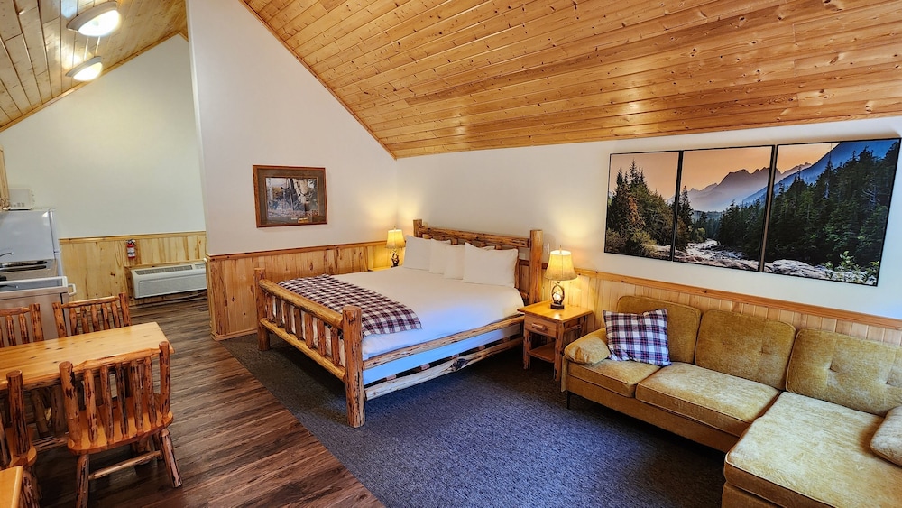Beargrass Lodging and RV Resort - photo 23