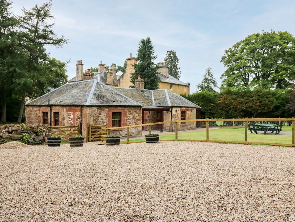 The Old Laundry Cottage — 4-Star Luxury Hotel in Perth, United Kingdom