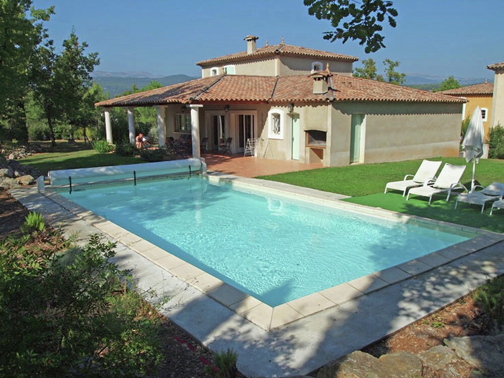 Stylish Villa With Private Pool Charging Station and air Conditioning in Holiday Park Near Fayence — 4-Star Luxury Hotel in Fayence, France