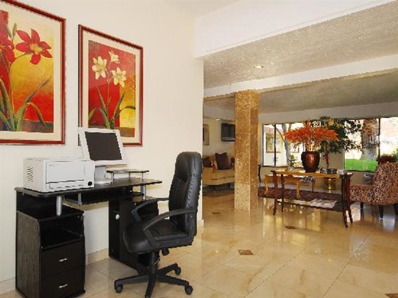 Quality Inn and Suites Bakersfield