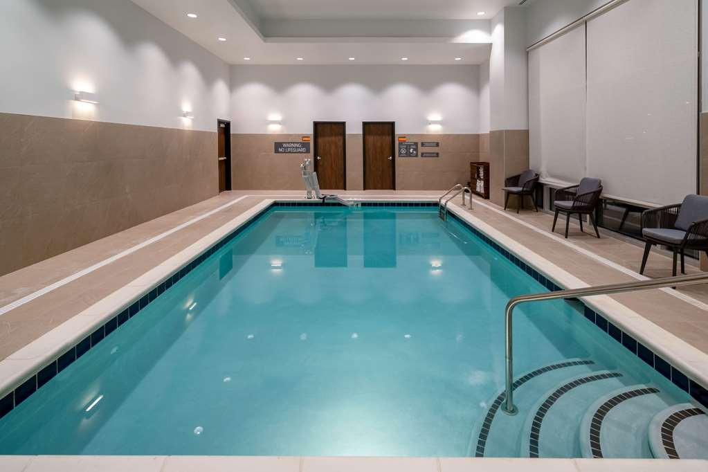 La Quinta Inn & Suites by Wyndham Nashville Downtown Stadium - photo 10