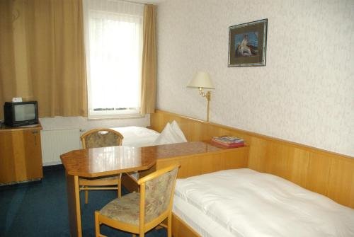 Hotel G ldene Gabel — hotel in Unterwellenborn