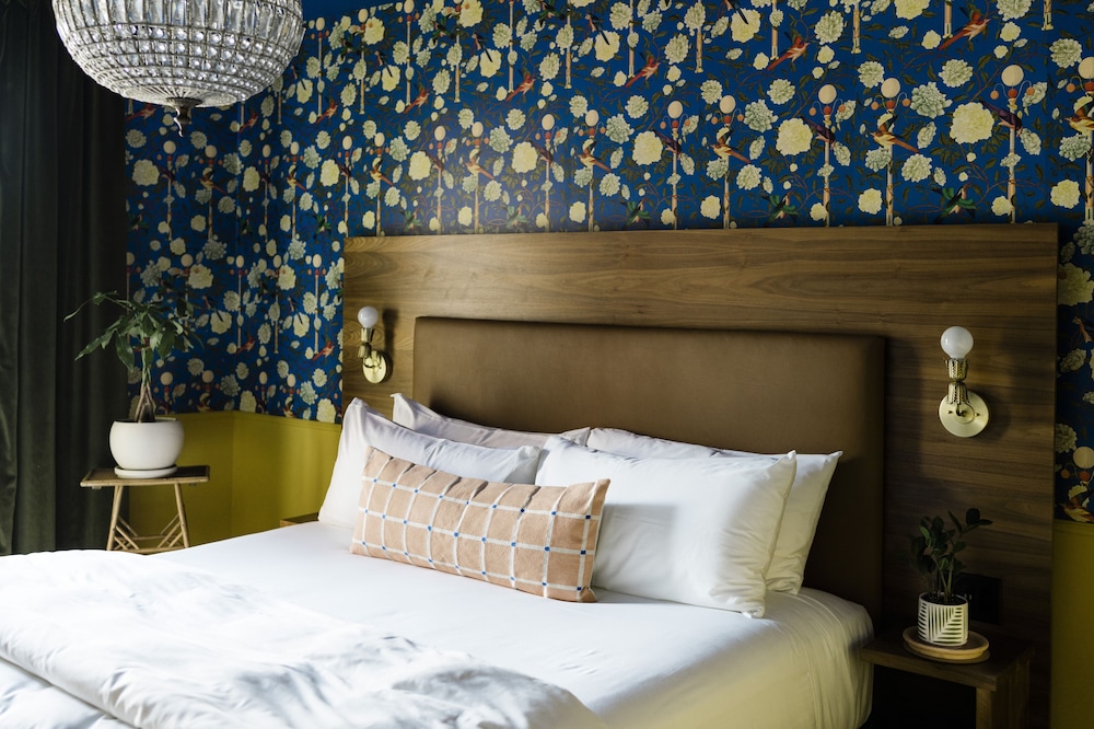 The Frances Modern Inn - photo 22