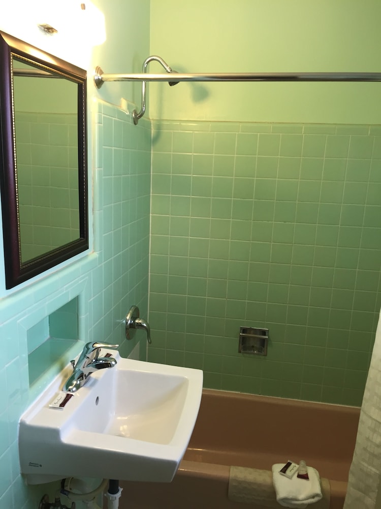 Budget Inn and Suites Colby - photo 38