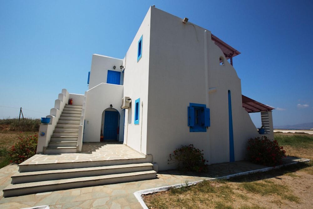 Lianos Studios - carbon neutral hotel in Naxos