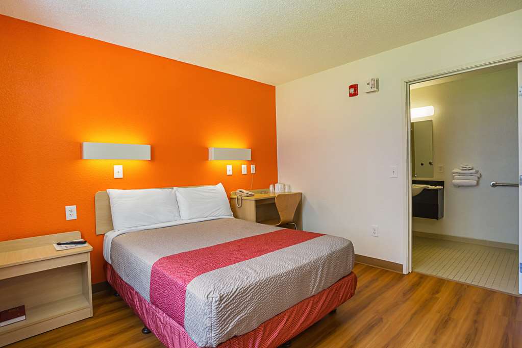 Motel 6 Yuma AZ East - photo 13