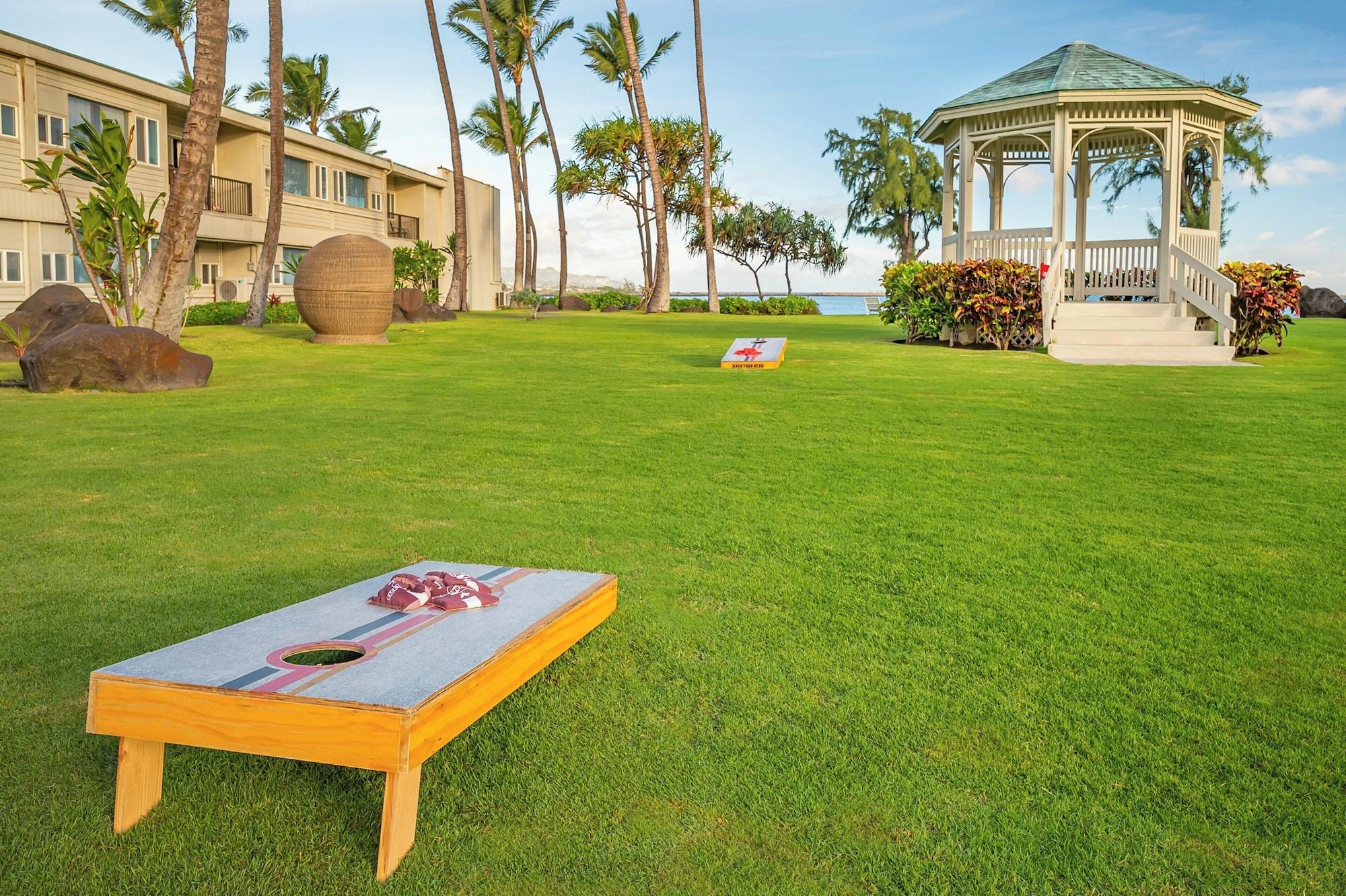 Maui Beach Hotel - photo 6