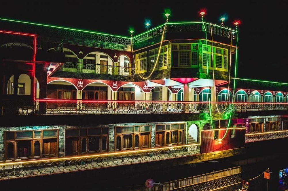 Hotel Zarin Palace in Thal, Pakistan