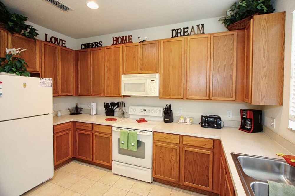 2633 Trafalgar Village - photo 8
