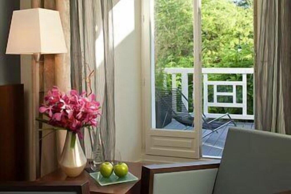 Les Pleiades Hotel Spa Restaurant — hotel in Barbizon
