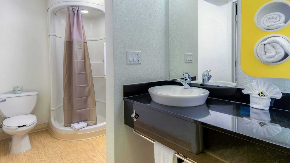 Studio 6 Suites Las Vegas NV Tropicana - photo 38