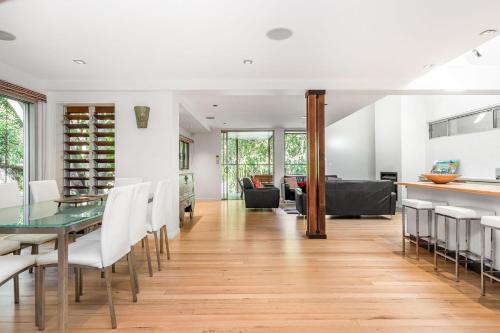 Ariels on the Beach 4 BR beachfront home w. pool — 4-Star Luxury Hotel in Suffolk Park, Australia