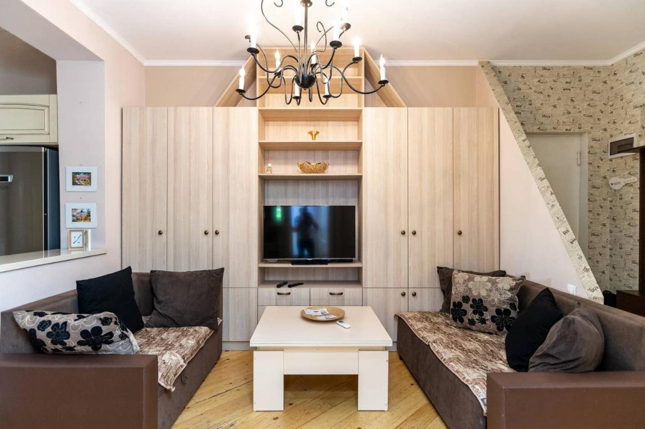 Wehost Duplex Near Rustaveli Avenue