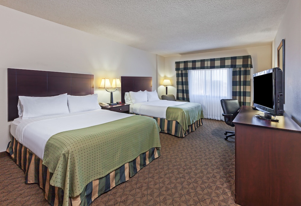 Holiday Inn Springdale Fayetteville Area an IHG Hotel - photo 2