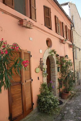 B&B Mamma Ari — 4-Star Luxury Hotel in Fermo, Italy