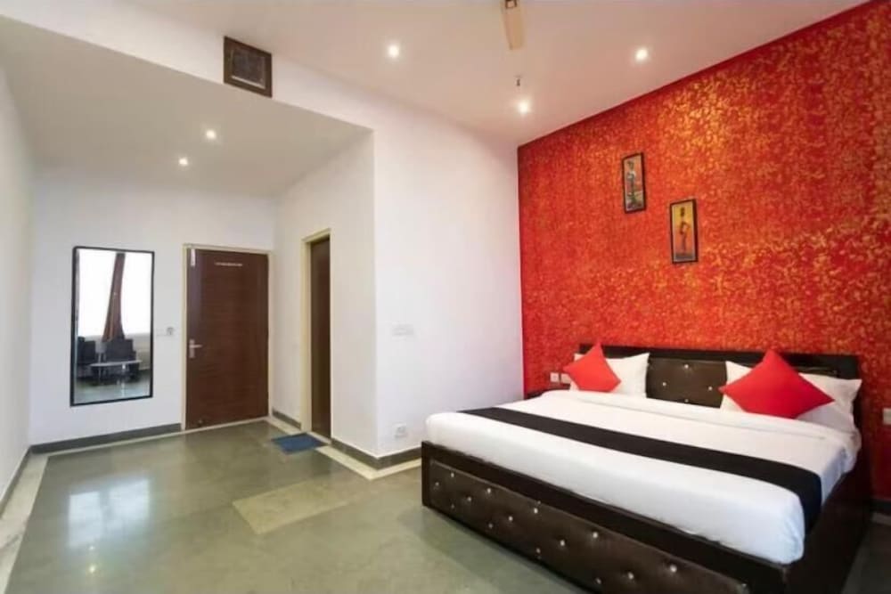 Hotel Park — Bulandshahr — photo 2