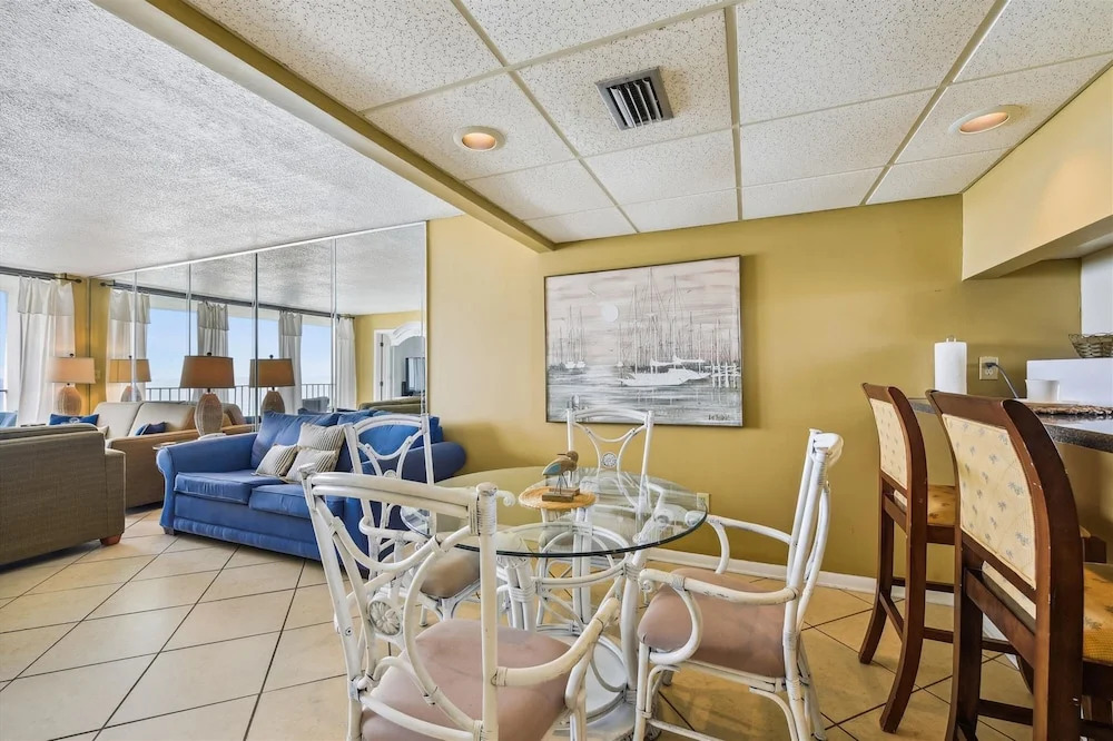 Edgewater Resort by Book That Condo - photo 20
