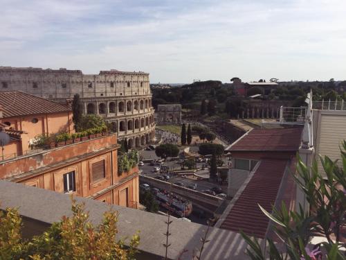 Sonder at Colosseum Cloisters — 4-Star Luxury Hotel in Rome, Italy