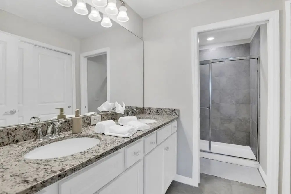 5 Bed In Windsor Island Resort 5 Bedroom Townhouse by RedAwning - photo 7