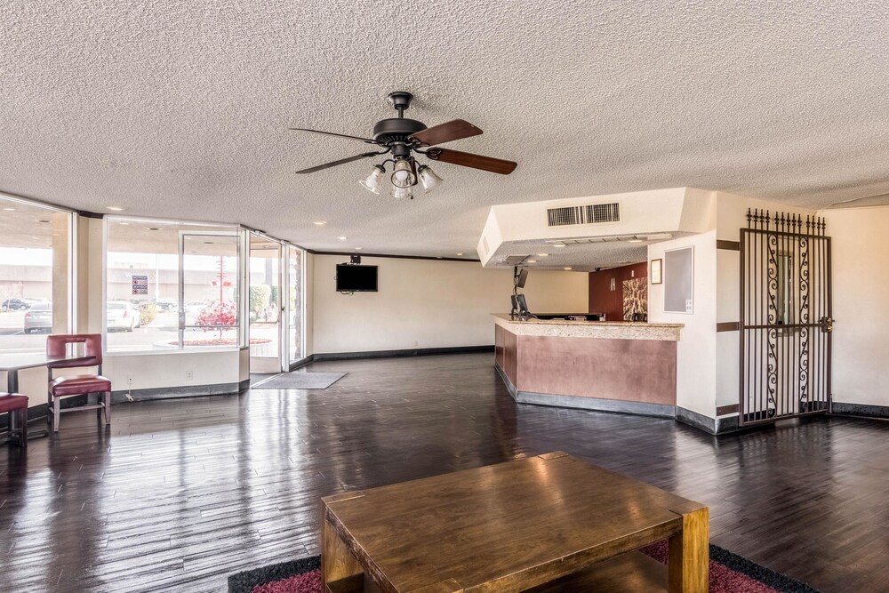 Rodeway Inn & Suites Fresno - photo 3
