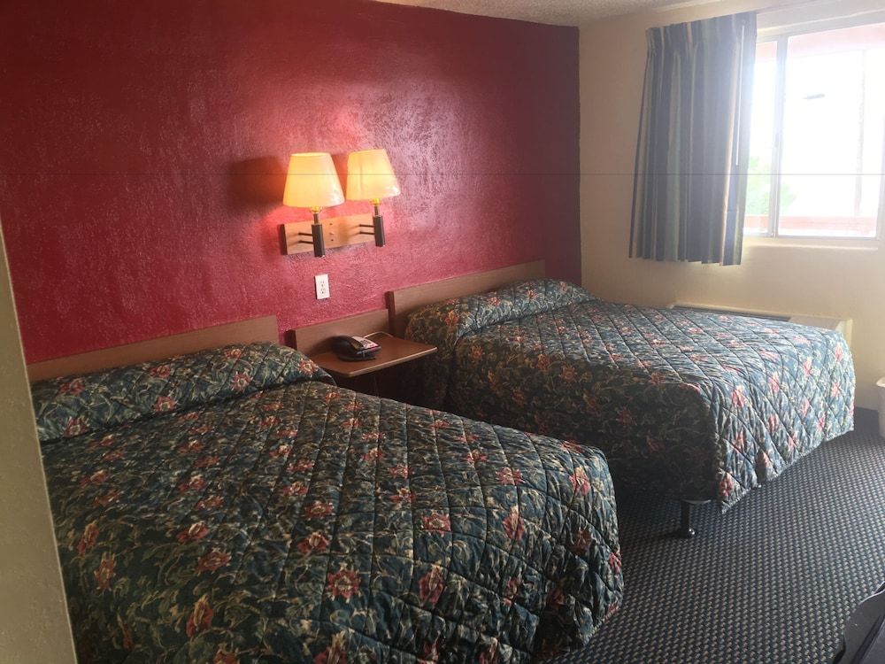 Relax Inn West Amarillo Medical Center - photo 10