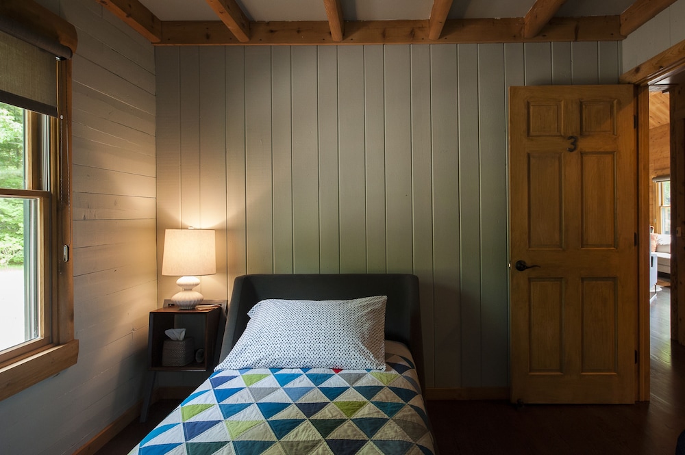 Chatfield Hollow Inn in Clinton, United States