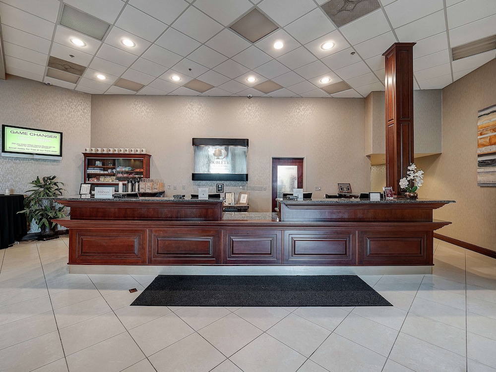 DoubleTree by Hilton Hotel Bloomington - photo 5