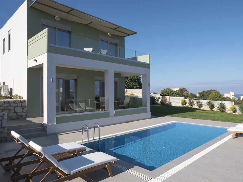 Κatakis Villas — 4-Star Luxury Hotel in Chania, Greece