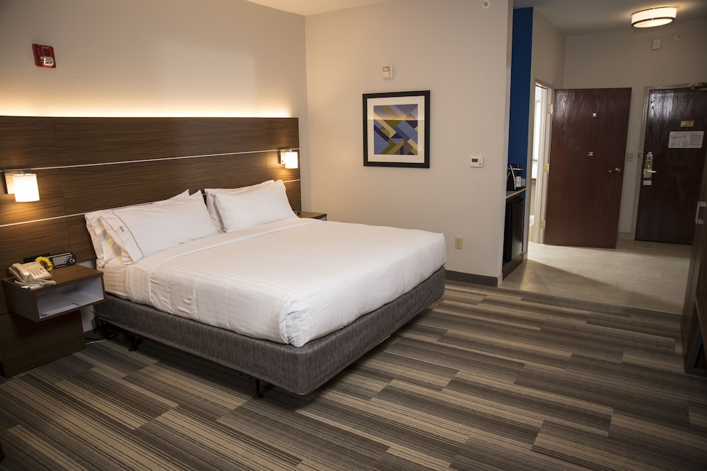 Holiday Inn Express Hotel & Suites Lexington Downtown by IHG - photo 3