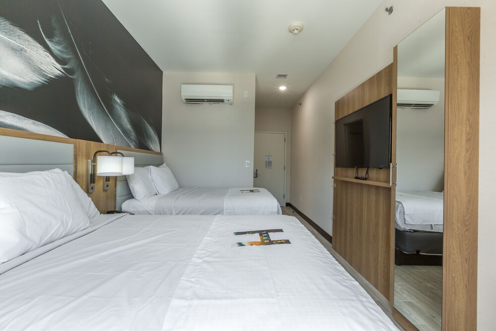 Hotel Ninety Five - photo 21