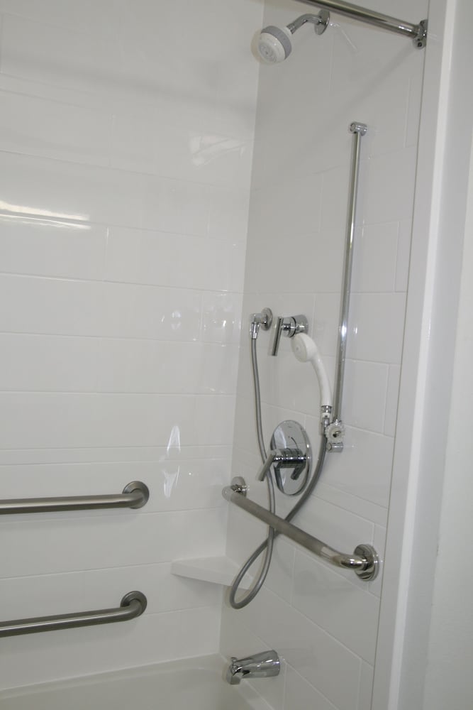 Hampton Inn Clarion - photo 41