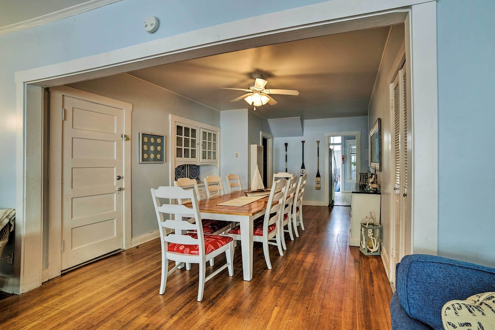 Steps to Avalon Bay Sunny Catalina Island Home — 4-Star Luxury Hotel in Avalon, United States