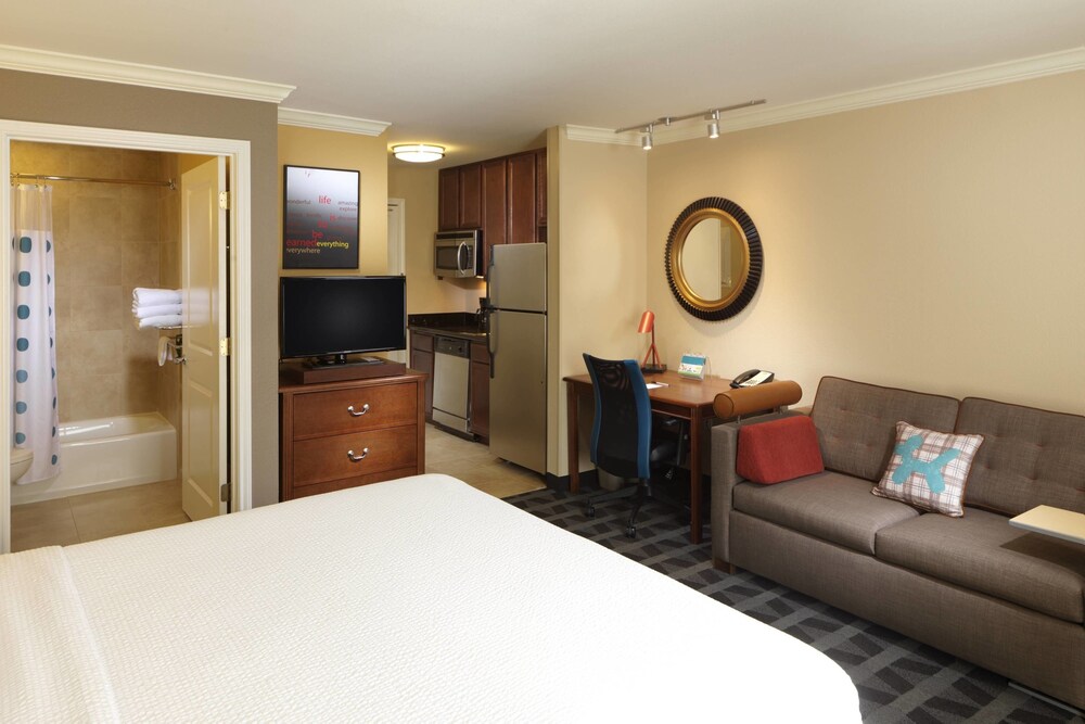 TownePlace Suites by Marriott Houston Intercontinental Arpt - photo 5