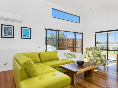 Soho Beach House Apollo Bay — 4-Star Luxury Hotel in Apollo Bay, Australia