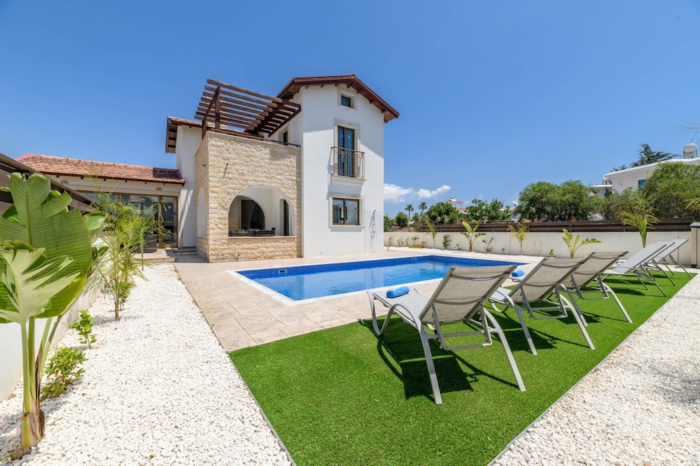 Kymma Villa #12 — 4-Star Luxury Hotel in Ayia Napa, Cyprus