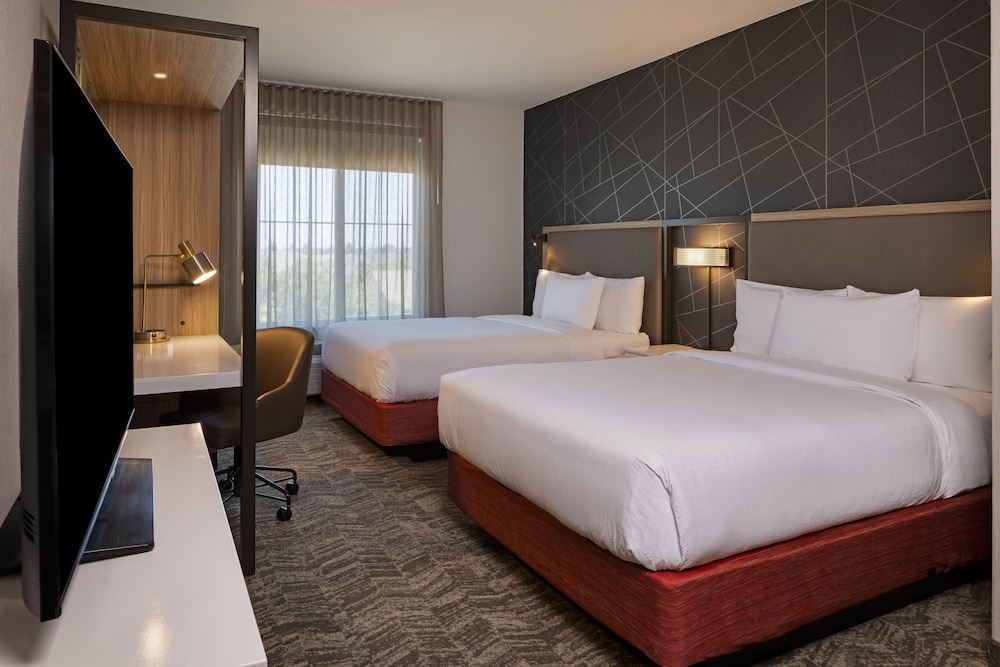 SpringHill Suites by Marriott Turlock - photo 15