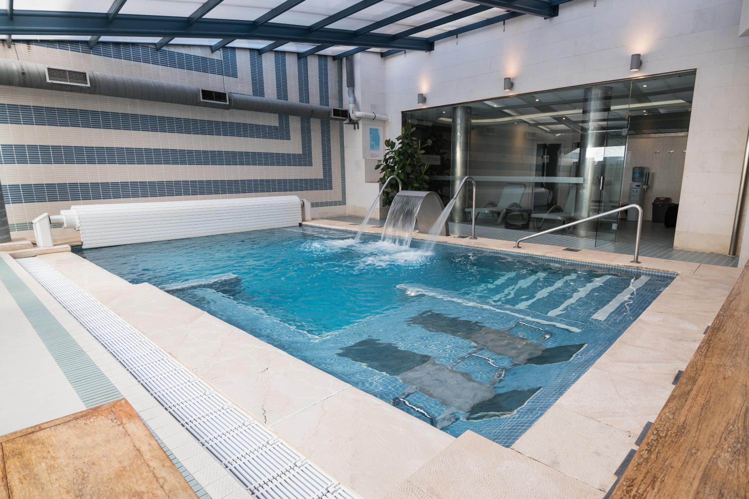 Paris - carbon neutral hotel in Leon