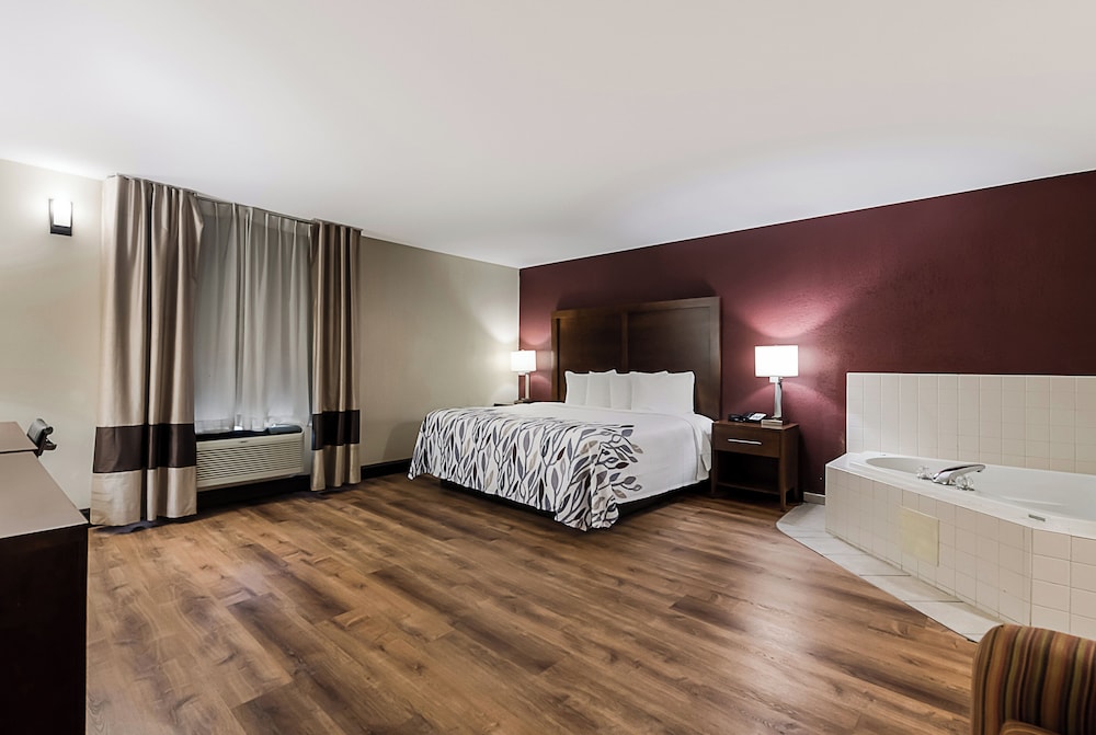 Red Roof Inn Newport News Yorktown - photo 8