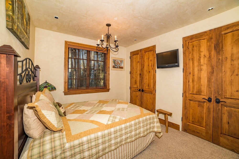 Aux Pied des Pistes by Telluride Resort Lodging - photo 2